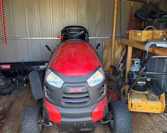 Craftsman YT3000 Riding Lawnmower 
