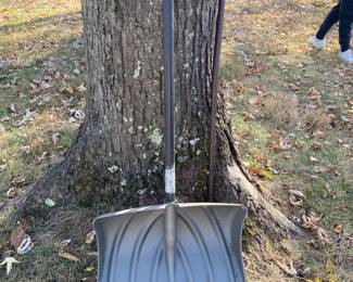 snow shovel