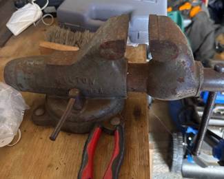Antique Bench Vise 