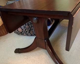 Drop leaf coffee table raises into a diner table. Hard to find!