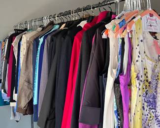 This rack ALL LIKE NEW ST. JOHN