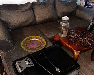 Lvg Rm Couch, TV, Tbl & Decor