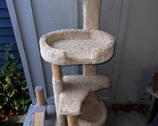 Cat Play Stand