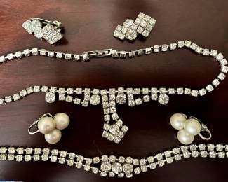 So many great pieces of costume jewelry!