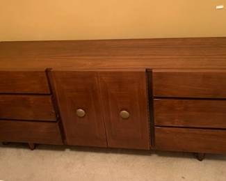 9-drawer low dresser - American by Martinsville