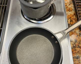 Calphalon Pot w/ Lid

Ninja Foodi Neverstick Pan