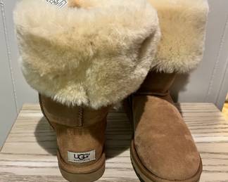UGGS-Size 8