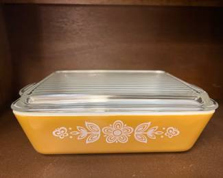 Vtg Butterfly Gold Pyrex-1.5qt

1 of 2