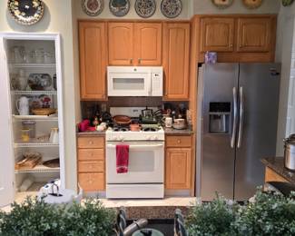 Plenty of kitchen items