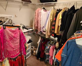 Lots of women's clothes 