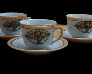 Tea cups and saucers 