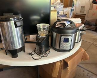 Insta pot, burr coffee grinder, slow cooker, party coffee maker