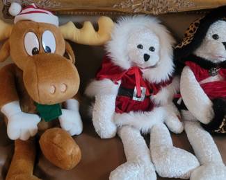 1996 Macys Christmas Bullwinkle Moose Plush, Shelf Sitting Plush Christmas Bears