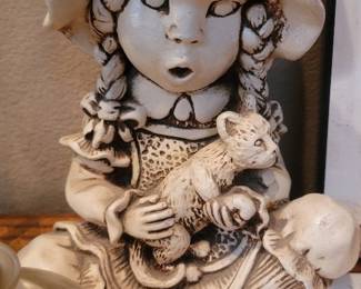 Sunbonnet Sue with Cat Small Statue