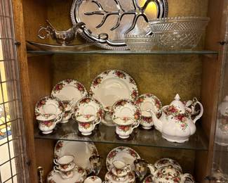 Royal Albert Old Country Roses Dinnerware & Tea Set