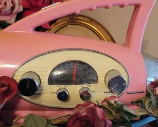 Retro Pink Cadillac Wing Light Radio