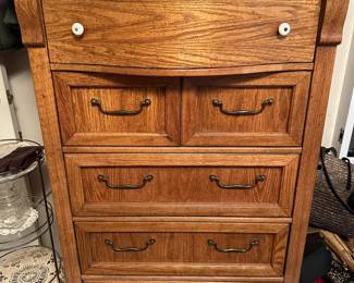 Pulaski Keepsakes Oak Bow Front Dresser