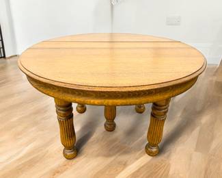 #139 • Antique Round Solid Oak Gaming Table
LUX.BID