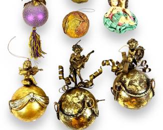 #22 • Gilded, Cherub, Madonna and Child, Other Paper Mâché Ornaments
LUX.BID