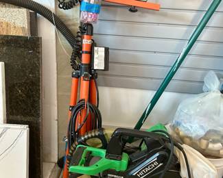 Hitachi dual bevel miter saw