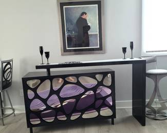 Modern style bar (with pivotal design positions)