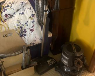 Rainbow Vacuum with attachments 