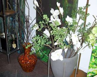 DECORATIVE FLOOR PLANTERS