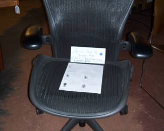 HERMAN MILLER OFFICE CHAIR WITH ADJ. ARMS