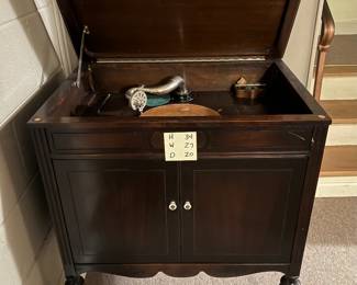 VICTROLA by Victor Talking Machine Company of Camden, New Jersey