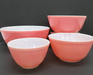 Pyrex pink nesting mixing bowls
