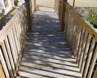 Outdoor entrance ramp