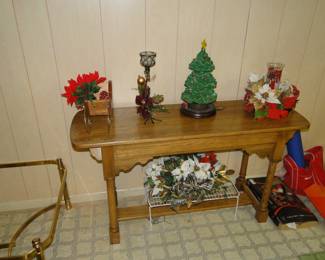 Nice oak table with lots of great holiday decorating ideas