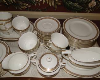 Complete set of fine or everyday china