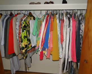 Women's clothing.  All clothing items are going to be $2 each.  Women's size Medium or Large  or 12/14