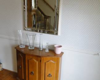 OH boy here we go!!!  Beveled mirror (one of many that you will see) and an outstanding project piece that would make a great bar, or storage cabinet for spices, or a bar