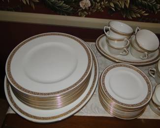 Very nice set of fine or everyday china