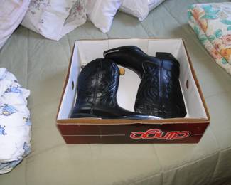 Dingo cowgirl boots, new, never worn