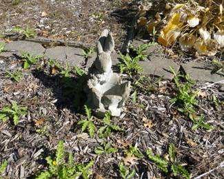 Rabbit cement planter