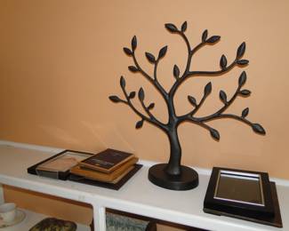 Very nice frames, and family tree decorative piece