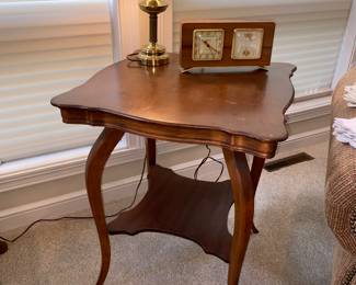 Antique tapered leg wooden table 