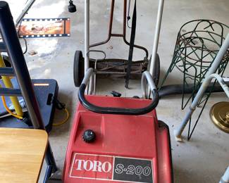 Toro S-200 snow blower