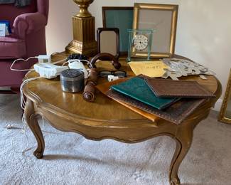 Round coffee table 