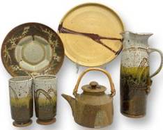 Fantastic 1970's Chamberlain Signed Studio Art Pottery Pitcher, Cups, Tea Pot With Lid, and Plate Lot
