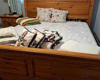 Ducks Unlimited King Bed w/Mattress