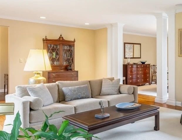 Overview of furniture for sale featured in the next photos.