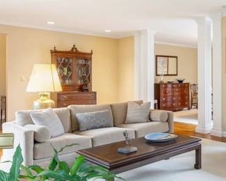 Overview of furniture for sale featured in the next photos.