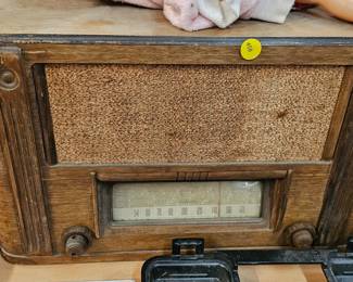 VINTAGE RADIO