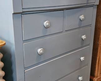 CHEST OF DRAWERS