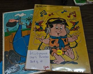 VINTAGE FLINTSTONE PUZZLE TOYS