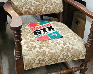 VINTAGE CHAIR